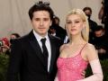 'Transformers' star Nicola Peltz marries Brooklyn Beckham in lavish ceremony - Hindi News | 'Transformers' star Nicola Peltz marries Brooklyn Beckham in lavish ceremony | Latest entertainment News at Lokmattimes.com