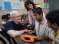 'I wish more Indian kids, including girls, learn coding early,' says Tim Cook - Hindi News | 'I wish more Indian kids, including girls, learn coding early,' says Tim Cook | Latest technology News at Lokmattimes.com