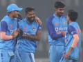 2nd T20I: Bowlers shine as India restrict New Zealand to 99/8 - Hindi News | 2nd T20I: Bowlers shine as India restrict New Zealand to 99/8 | Latest cricket News at Lokmattimes.com
