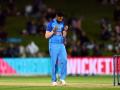 3rd T20I: Siraj, Arshdeep take four-wicket hauls as India bowl out New Zealand for 160 - Hindi News | 3rd T20I: Siraj, Arshdeep take four-wicket hauls as India bowl out New Zealand for 160 | Latest cricket News at Lokmattimes.com