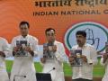 'Eight years, eight bluffs', Cong releases booklet on Modi govt - Hindi News | 'Eight years, eight bluffs', Cong releases booklet on Modi govt | Latest politics News at Lokmattimes.com