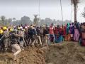 Godda coal project: Tribals clash with cops, several including SDPO injured - Hindi News | Godda coal project: Tribals clash with cops, several including SDPO injured | Latest politics News at Lokmattimes.com