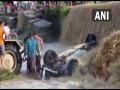 9 killed, 1 rescued as car washed away in Uttarakhand - Hindi News | 9 killed, 1 rescued as car washed away in Uttarakhand | Latest national News at Lokmattimes.com