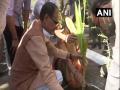 Shivraj Singh Chauhan plants saplings at his residence on his birthday - Hindi News | Shivraj Singh Chauhan plants saplings at his residence on his birthday | Latest national News at Lokmattimes.com