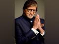 On 79th birthday, Amitabh Bachchan greets fans outside Jalsa - Hindi News | On 79th birthday, Amitabh Bachchan greets fans outside Jalsa | Latest maharashtra News at Lokmattimes.com