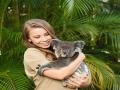 Bindi Irwin shows off her baby bump saying her baby 'is doing great' - Hindi News | Bindi Irwin shows off her baby bump saying her baby 'is doing great' | Latest entertainment News at Lokmattimes.com
