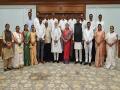 PM Modi meets district panchayat members from Gujarat, discusses rural development issues - Hindi News | PM Modi meets district panchayat members from Gujarat, discusses rural development issues | Latest national News at Lokmattimes.com