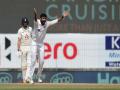 Ind vs Eng, 1st Test: Visitors extend lead to 360 runs despite losing five wickets - Hindi News | Ind vs Eng, 1st Test: Visitors extend lead to 360 runs despite losing five wickets | Latest cricket News at Lokmattimes.com