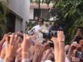 Big B misses the crowds outside his bungalow on Sundays - Hindi News | Big B misses the crowds outside his bungalow on Sundays | Latest entertainment News at Lokmattimes.com