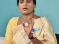 Sharmila allegedly slaps woman constable, detained - Hindi News | Sharmila allegedly slaps woman constable, detained | Latest politics News at Lokmattimes.com