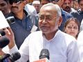 Security breach during Nitish Kumar's morning walk in Patna - Hindi News | Security breach during Nitish Kumar's morning walk in Patna | Latest politics News at Lokmattimes.com