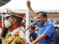Tricolour will fly high only if everyone has access to good & free healthcare, education: Kejriwal - Hindi News | Tricolour will fly high only if everyone has access to good & free healthcare, education: Kejriwal | Latest politics News at Lokmattimes.com