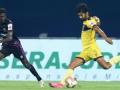 Santana's penalty helps Hyderabad off to winning start - Hindi News | Santana's penalty helps Hyderabad off to winning start | Latest football News at Lokmattimes.com