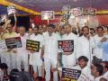 Free rice: K'taka Congress stages protest, BJP hits back - Hindi News | Free rice: K'taka Congress stages protest, BJP hits back | Latest politics News at Lokmattimes.com