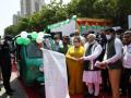 Haryana CM flags off e-autorickshaws in Gurugram - Hindi News | Haryana CM flags off e-autorickshaws in Gurugram | Latest technology News at Lokmattimes.com