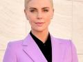 Charlize Theron claims she's not as famous as Kim Kardashian - Hindi News | Charlize Theron claims she's not as famous as Kim Kardashian | Latest entertainment News at Lokmattimes.com