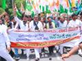 Cong takes out huge rally in Hyderabad in support of Sonia - Hindi News | Cong takes out huge rally in Hyderabad in support of Sonia | Latest politics News at Lokmattimes.com