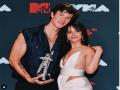 Camila Cabello surprises fans with steamy duet at Shawn Mendes concert - Hindi News | Camila Cabello surprises fans with steamy duet at Shawn Mendes concert | Latest entertainment News at Lokmattimes.com