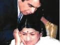 Saira Banu describes the brother-sister bond between Dilip Kumar and Lata Mangeshkar - Hindi News | Saira Banu describes the brother-sister bond between Dilip Kumar and Lata Mangeshkar | Latest international News at Lokmattimes.com