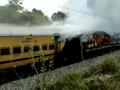 Fire breaks out in Falaknuma Express, major tragedy averted - Hindi News | Fire breaks out in Falaknuma Express, major tragedy averted | Latest national News at Lokmattimes.com