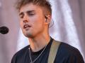 Sam Fender forced to stop Leeds Music Festival due to medical emergencies - Hindi News | Sam Fender forced to stop Leeds Music Festival due to medical emergencies | Latest international News at Lokmattimes.com