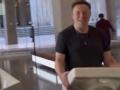 Musk visits Twitter HQ, with a sink in his hand - Hindi News | Musk visits Twitter HQ, with a sink in his hand | Latest technology News at Lokmattimes.com