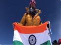 IAF officer scales Mt Everest, sings national anthem on reaching summit - Hindi News | IAF officer scales Mt Everest, sings national anthem on reaching summit | Latest national News at Lokmattimes.com