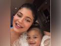 Kylie Jenner's daughter sings 'Happy Birthday' to her - Hindi News | Kylie Jenner's daughter sings 'Happy Birthday' to her | Latest entertainment News at Lokmattimes.com