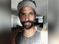 Farhan Akhtar receives first jab of COVID vaccine - Hindi News | Farhan Akhtar receives first jab of COVID vaccine | Latest entertainment News at Lokmattimes.com