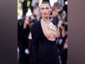 Bella Hadid's statement piece at Cannes turns heads - Hindi News | Bella Hadid's statement piece at Cannes turns heads | Latest entertainment News at Lokmattimes.com