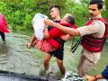 Indian Navy mobilises rescue teams for flood relief, evacuation in Maharashtra, Karnataka, Goa - Hindi News | Indian Navy mobilises rescue teams for flood relief, evacuation in Maharashtra, Karnataka, Goa | Latest national News at Lokmattimes.com