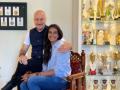 Anupam Kher visits Sindhu's house; gets bowled over by her trophies, medals - Hindi News | Anupam Kher visits Sindhu's house; gets bowled over by her trophies, medals | Latest badminton News at Lokmattimes.com