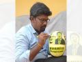 Artiste carves Modi, Xi on watermelon to welcome them - Hindi News | Artiste carves Modi, Xi on watermelon to welcome them | Latest national News at Lokmattimes.com