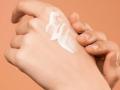 Special ways to keep the skin healthy and attractive in winters - Hindi News | Special ways to keep the skin healthy and attractive in winters | Latest lifestyle News at Lokmattimes.com