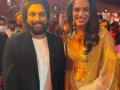 Champion shuttler PV Sindhu shares pic with Allu Arjun - Hindi News | Champion shuttler PV Sindhu shares pic with Allu Arjun | Latest entertainment News at Lokmattimes.com