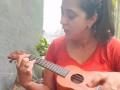 Actress Kaniha teaches herself to play ukulele - Hindi News | Actress Kaniha teaches herself to play ukulele | Latest entertainment News at Lokmattimes.com