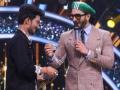 Ranveer Singh surprises 'Indian Idol 13' contestant with a special gift - Hindi News | Ranveer Singh surprises 'Indian Idol 13' contestant with a special gift | Latest entertainment News at Lokmattimes.com
