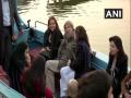 On J-K visit, EU MPs take boat ride in Dal Lake, meet Chinar Corps Commander - Hindi News | On J-K visit, EU MPs take boat ride in Dal Lake, meet Chinar Corps Commander | Latest national News at Lokmattimes.com