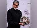 Amitabh Bachchan pens note of gratitude to film industry after receiving FIAF award - Hindi News | Amitabh Bachchan pens note of gratitude to film industry after receiving FIAF award | Latest entertainment News at Lokmattimes.com