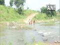 No bridges in Jharkhand's Upar Konki panchayat, villagers face inconvenience - Hindi News | No bridges in Jharkhand's Upar Konki panchayat, villagers face inconvenience | Latest national News at Lokmattimes.com