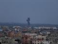 Israel strikes Gaza in response to rockets firing - Hindi News | Israel strikes Gaza in response to rockets firing | Latest politics News at Lokmattimes.com