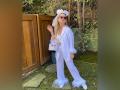 Billie Lourd flaunts her bachelorette party look - Hindi News | Billie Lourd flaunts her bachelorette party look | Latest entertainment News at Lokmattimes.com