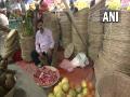 Shopkeepers in Delhi hope for good business on Chhath - Hindi News | Shopkeepers in Delhi hope for good business on Chhath | Latest national News at Lokmattimes.com