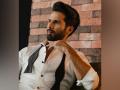Shahid Kapoor's action film 'Bull' release date out - Hindi News | Shahid Kapoor's action film 'Bull' release date out | Latest maharashtra News at Lokmattimes.com