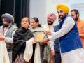 Punjab CM pleads to put all signboards in Punjabi language - Hindi News | Punjab CM pleads to put all signboards in Punjabi language | Latest politics News at Lokmattimes.com