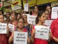 On Dhanteras, scam-hit women depositors of PMC bank hold protest in Mumbai - Hindi News | On Dhanteras, scam-hit women depositors of PMC bank hold protest in Mumbai | Latest national News at Lokmattimes.com