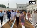 Gen Naravane pays obeisance at Golden Temple - Hindi News | Gen Naravane pays obeisance at Golden Temple | Latest national News at Lokmattimes.com