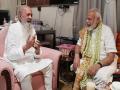 PM Modi meets former cricketer Jam Saheb Shatrusalyasinhji - Hindi News | PM Modi meets former cricketer Jam Saheb Shatrusalyasinhji | Latest national News at Lokmattimes.com