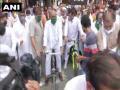 FIR against Digvijaya Singh, 150 Cong workers for protest against fuel price hike - Hindi News | FIR against Digvijaya Singh, 150 Cong workers for protest against fuel price hike | Latest national News at Lokmattimes.com