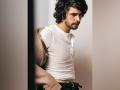 Ben Whishaw admits his James Bond character's gay reveal felt 'unsatisfying' - Hindi News | Ben Whishaw admits his James Bond character's gay reveal felt 'unsatisfying' | Latest entertainment News at Lokmattimes.com